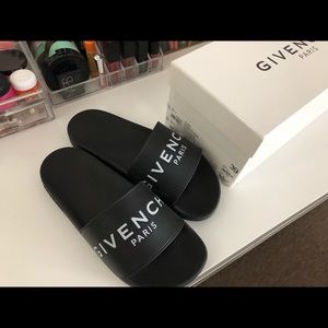 Givenchy slide! (Used)
